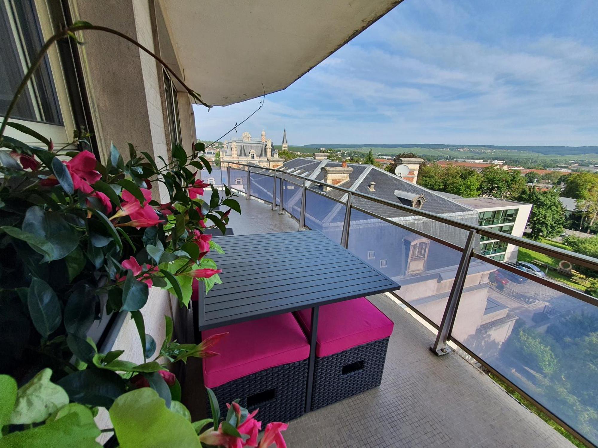 Appartement L'épopée Panoramique - 4* - Avenue de Champagne - Épernay Extérieur photo